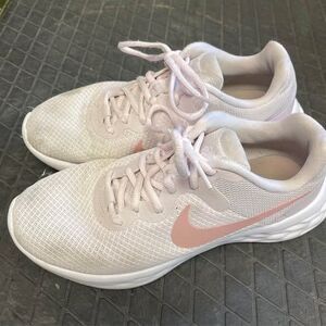 Women’s 7.5 Nike Running Shoes Walking Casual